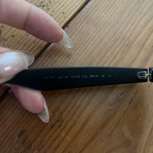 Ray ban New Wayfarer Sunglasses ( Matte Black frame ) - Picture 5 of 9